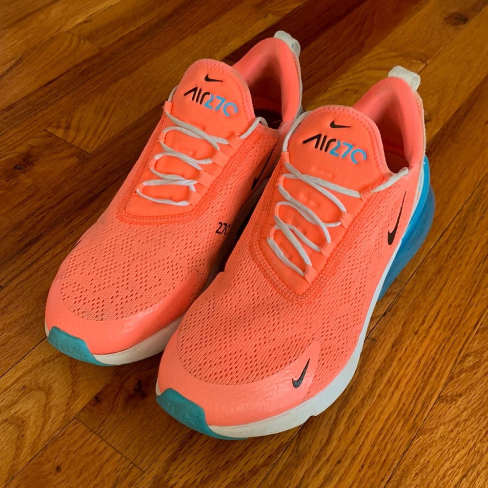Womens 8.5 Nike Air Max 270